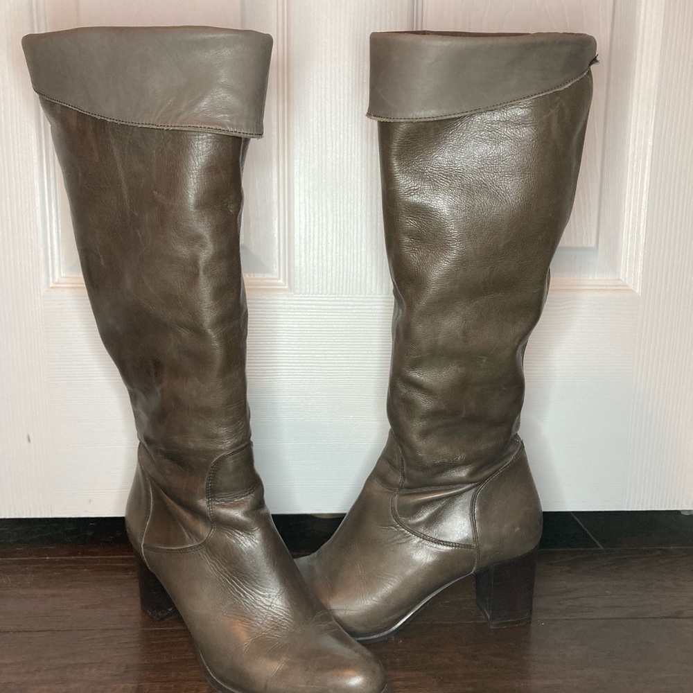 Italian boots, size 39 (U.S. 8)
